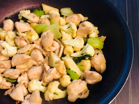 鶏肉とカリフラワーとチンゲン菜の中華炒め